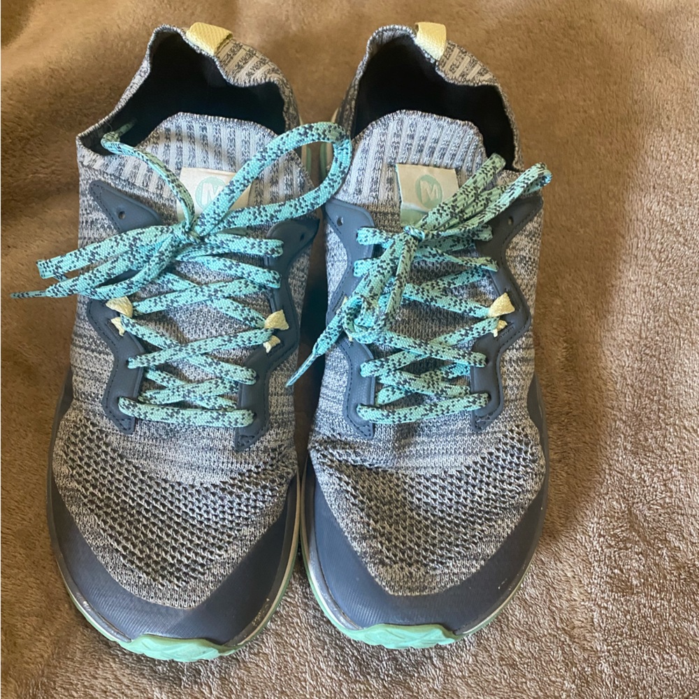 Merrell Shoes Women’s size 9.5. Worn a handful of time.